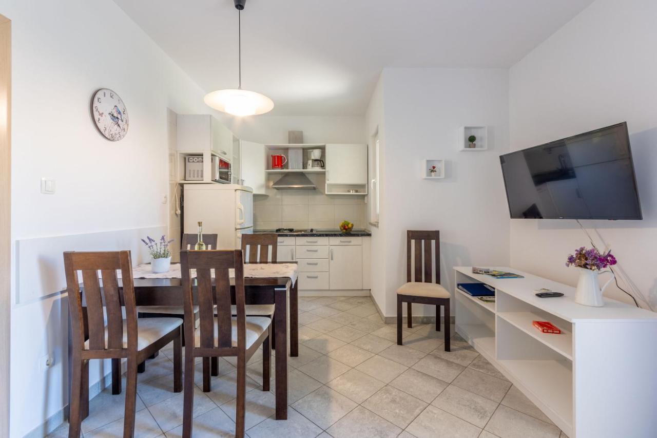 Apartments Vesna Malinska Eksteriør billede
