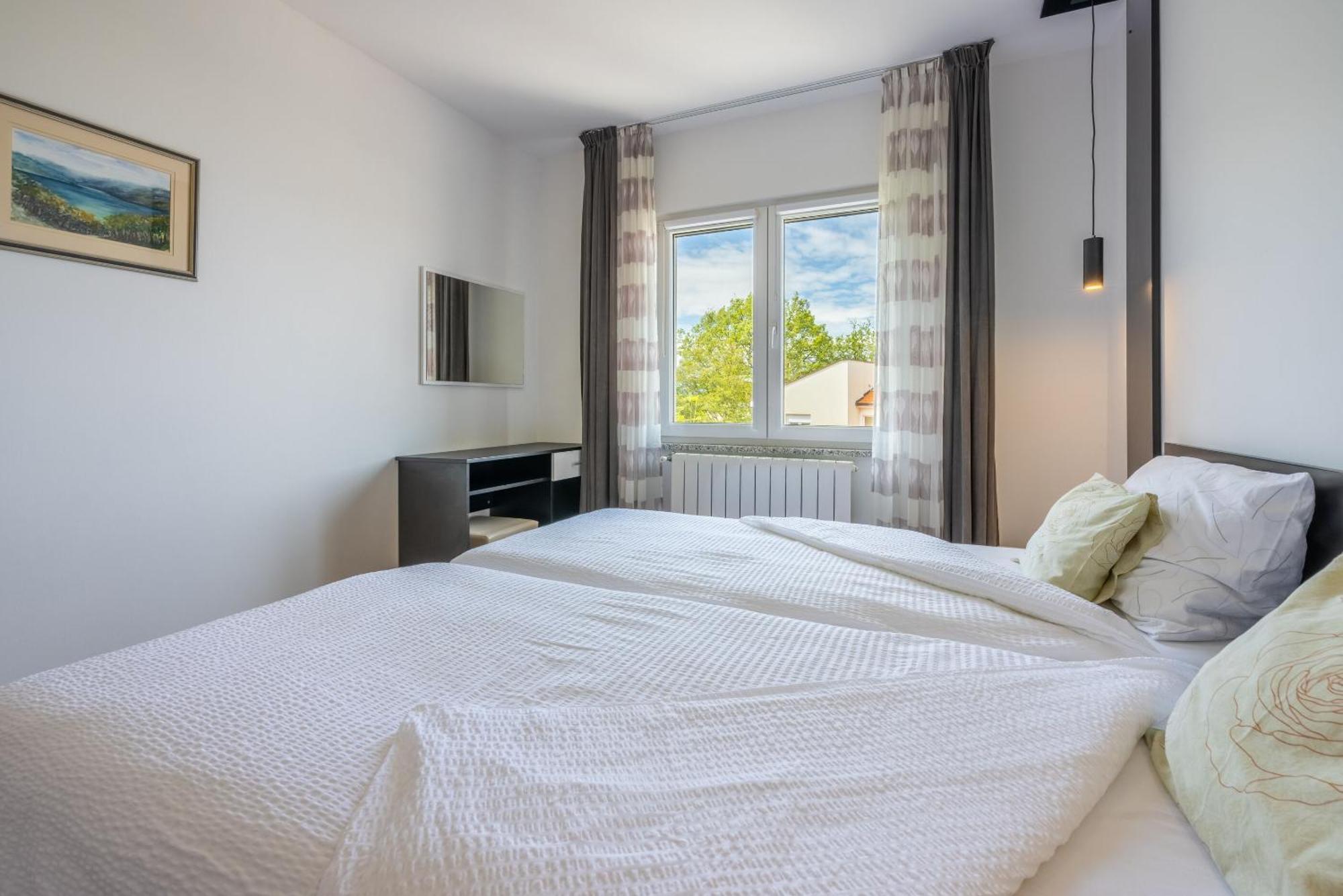 Apartments Vesna Malinska Eksteriør billede